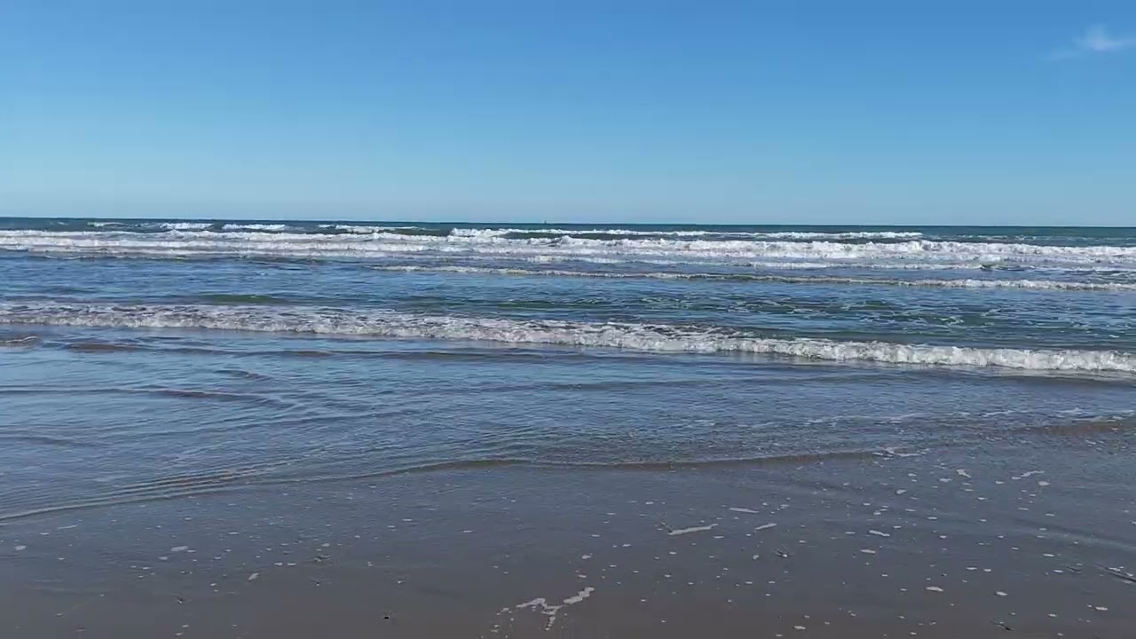 Cold Winter Waves on the Mediterranean Coast