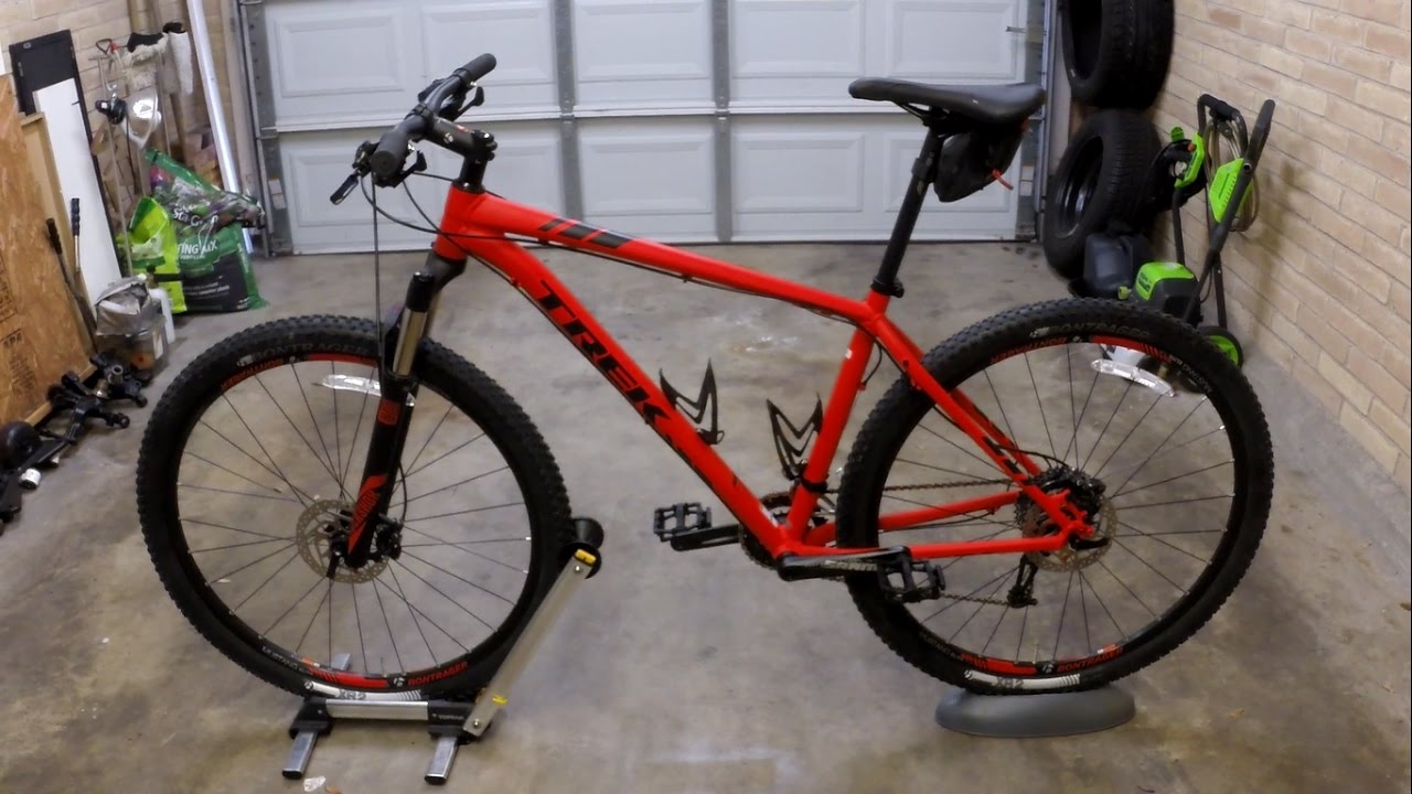 2017 Trek X-Caliber 8 Mountain Bike Walkaround