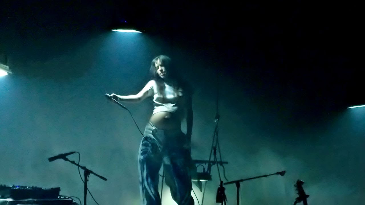 Oklou - harvest sky - Live at VEGA, Copenhagen, Feb. 25, 2025