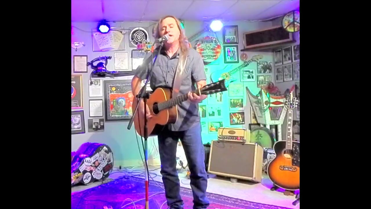 Mark Stuart, 8/3/25 set 3, Byron's Bar, Pomeroy, IA