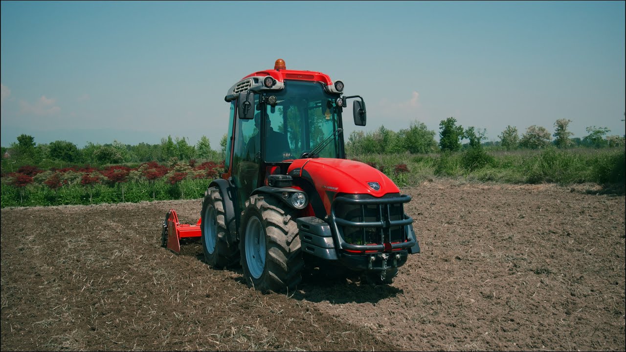 Ripuntatura & erpicatura con Antonio Carraro SRX 10900R | Vivaio San Giovanni 💐