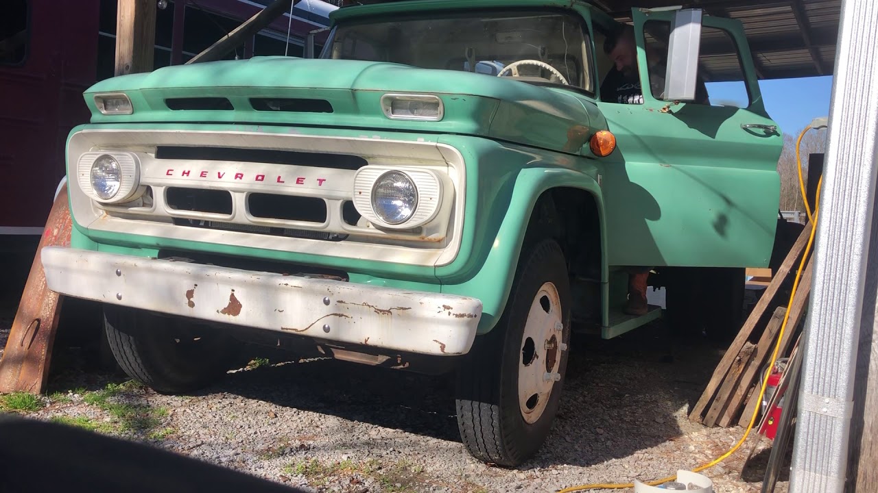 1963 Chevy C60 Cold start