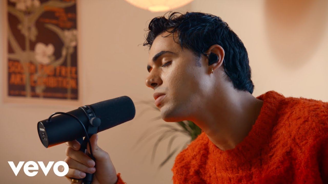 Mergui - I Can't Make You Love Me (Live)