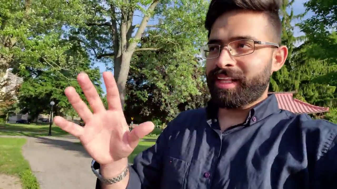 KITCHENER DOWNTOWN Tour | Always carry cash