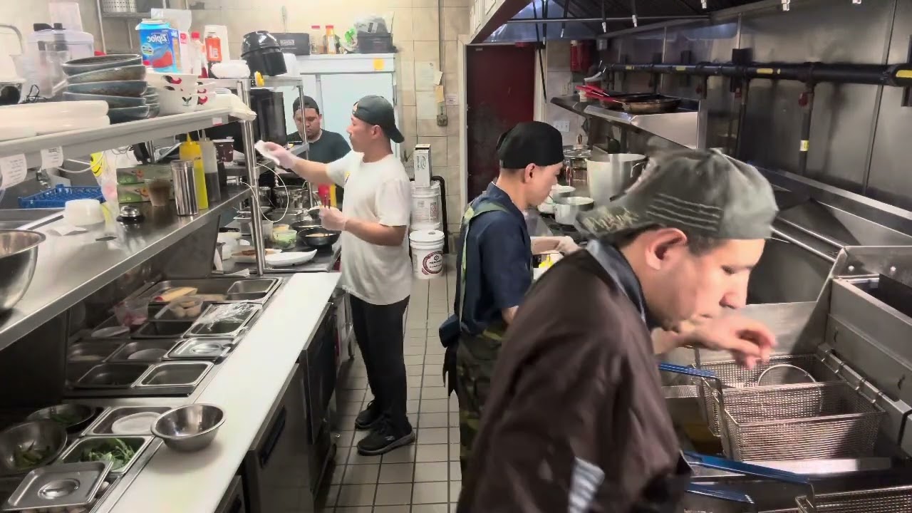 Así Es Como El Emigrante Trabaja Hasta Los Domingos Así Es Nueva York Mi Genti Saludos #chefmemo
