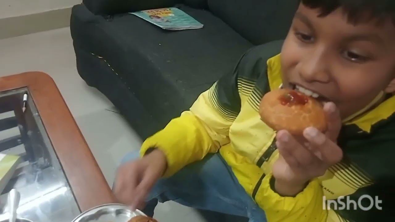 आज मम्मी से बनवाया मैंने मटर की कचोरी || @ 