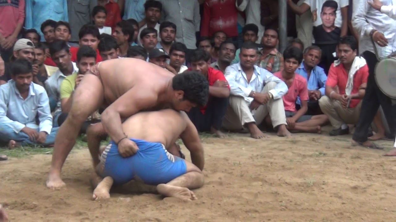 Rohit pahalwan from Guru Haripal Akhada Nathupur Vs Devesh pahalwan Bheemdal