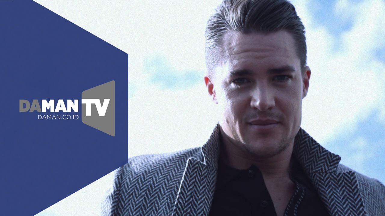 DA MAN TV - Alexander Dreymon: The King of Cool