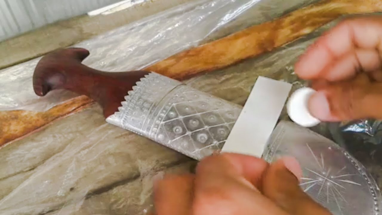 صنع خنجر عماني Making an Omani dagger