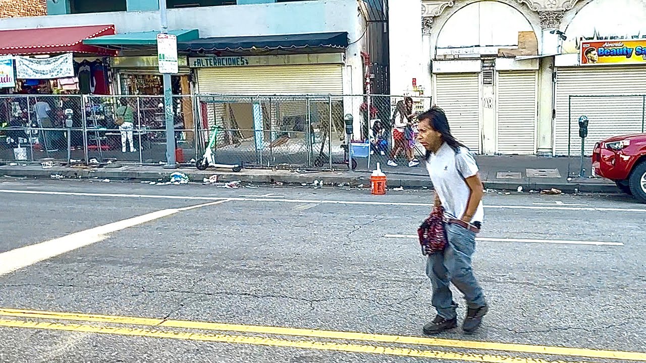 ZOMBIES INVADE MACARTHUR  PARK NO MORE MEXICAN VENDORS MANY CRACK HEADS APPEAR OVERDOSED AT BUS STOP