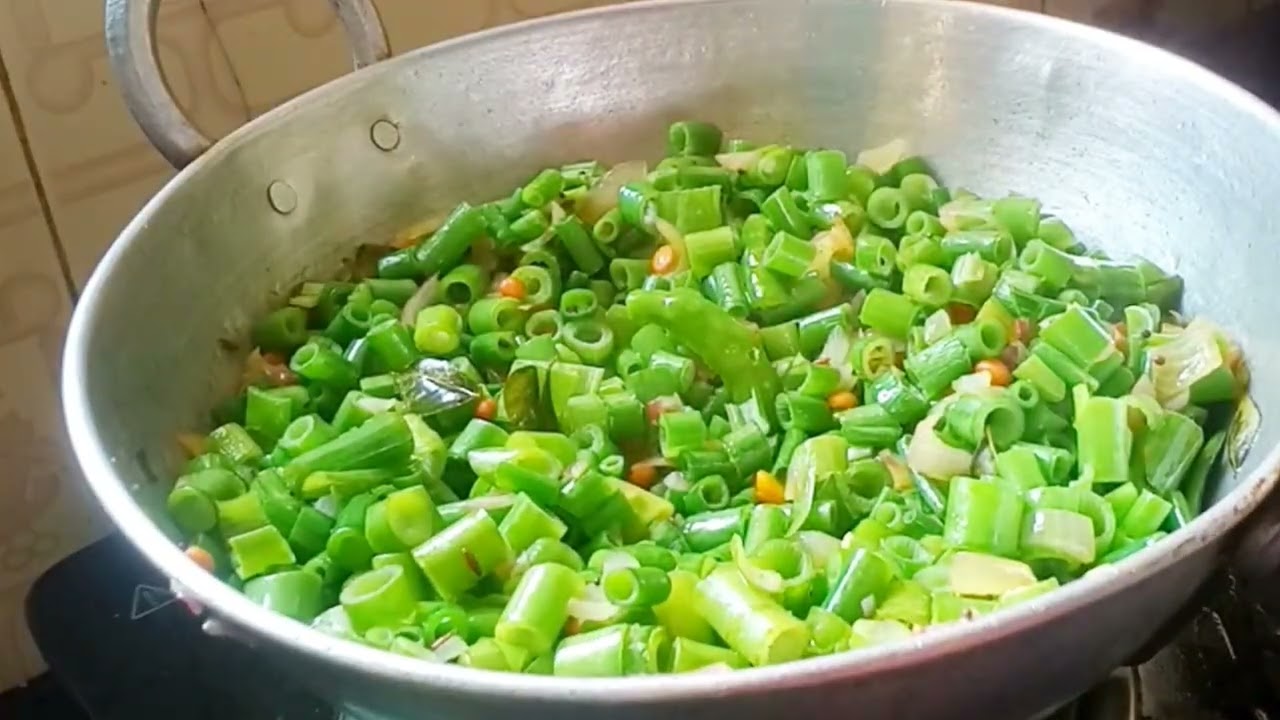 ನಮ್ಮ ಹಳ್ಳಿ ಸ್ಟೈಲ್ ಈರುಳ್ಳಿ ಹೂವಿನ ಪಲ್ಯ ಮಾಡುವ ವಿಧಾನ?? How to make Spring Onion fry??