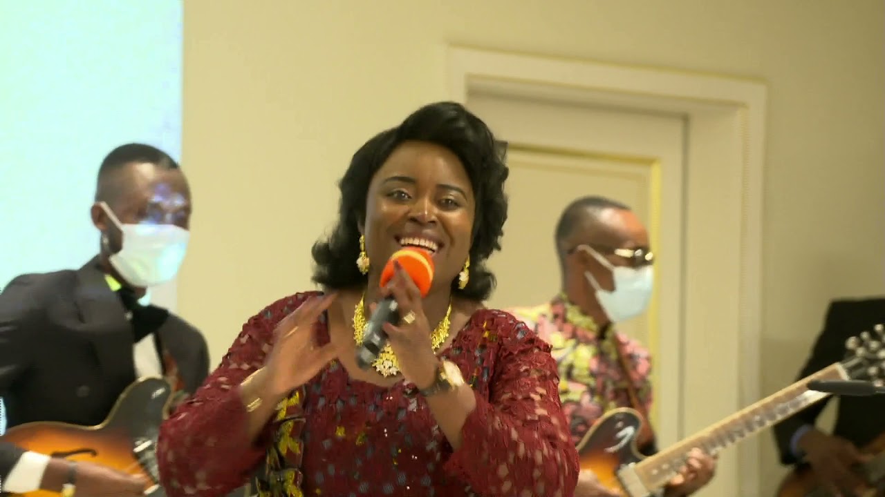 Pasteur Micheline SHABANI - Célébration de l’Éternel avec l’Église Jésus-Christ Source D'Eau Vive.