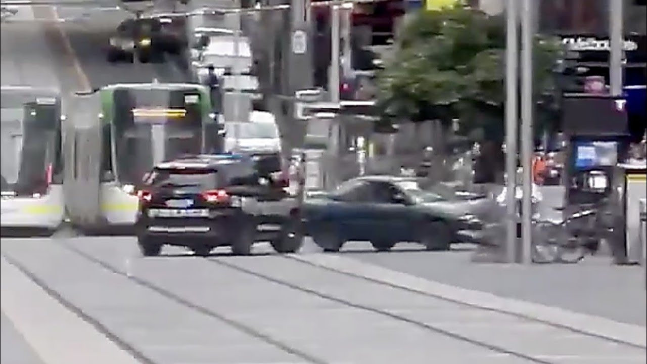 Two on the run after terrifying Bourke Street incident