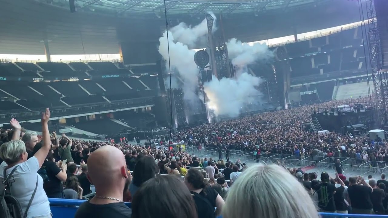 Rammstein : Rammlied - Links 2-3-4 - Bestrafe Mich (Live In Saint-Denis)