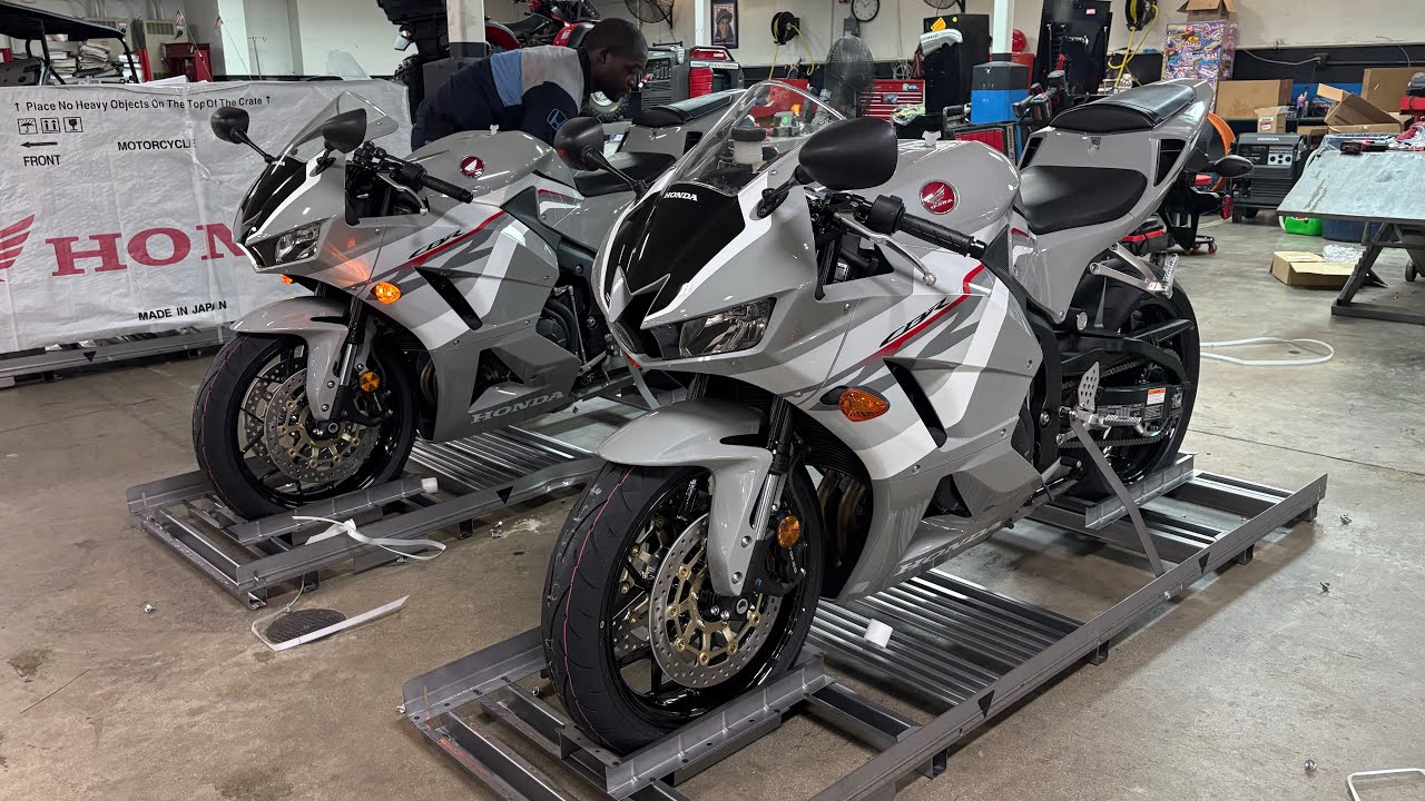 Unboxing 2026 Honda CBR600RR 