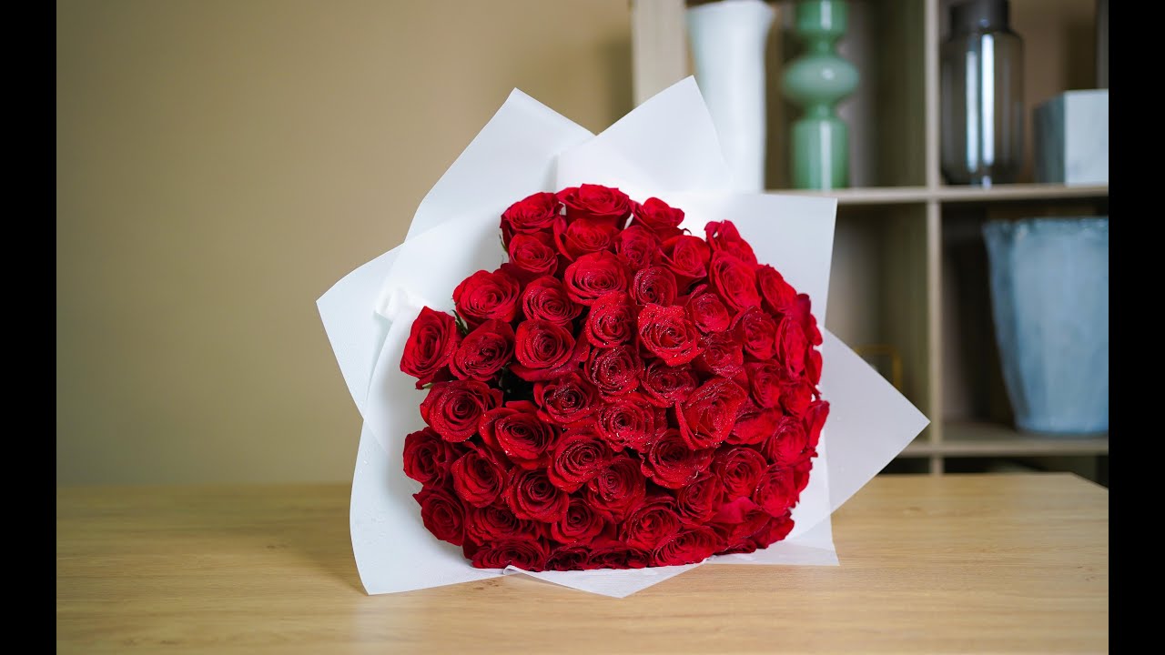 Aiwa Flowers - Ravishing Red Bouquet