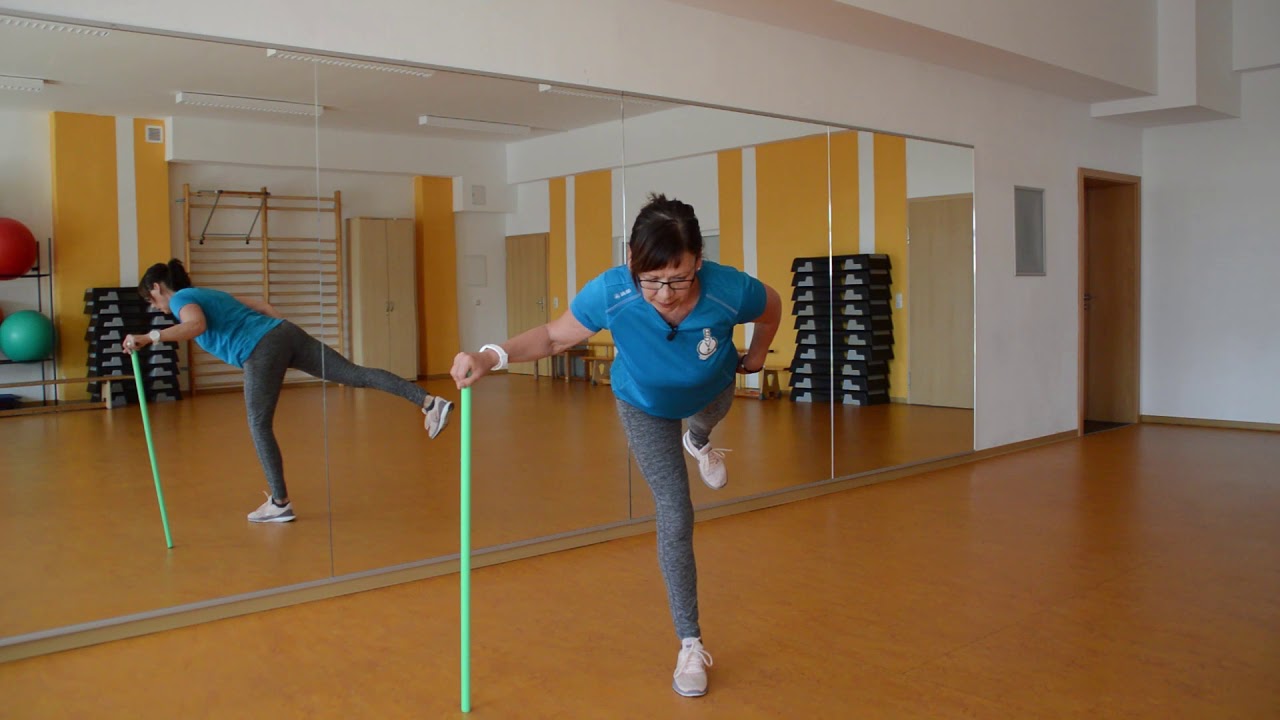 Gymnastik mit Stab oder Besenstiel