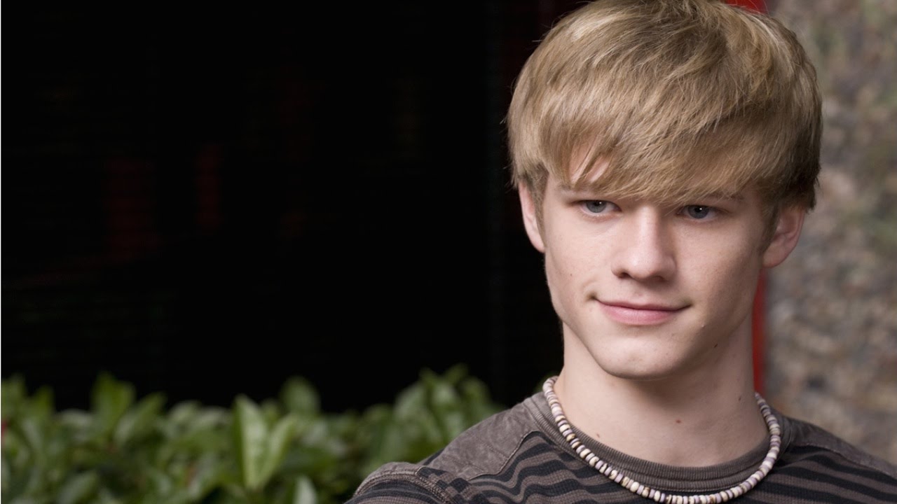 On The Red Carpet With Lucas Till - Comic Con 2014