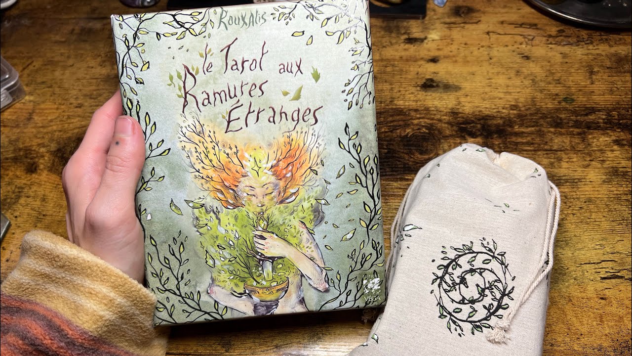 le Tarot aux Ramures Etranges Unboxing & Walkthrough - This Deck Is Such A Gem!