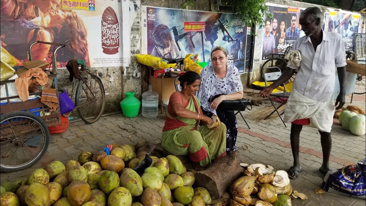 45.Tiruvannamalai.  City live. Arunachala Hill.