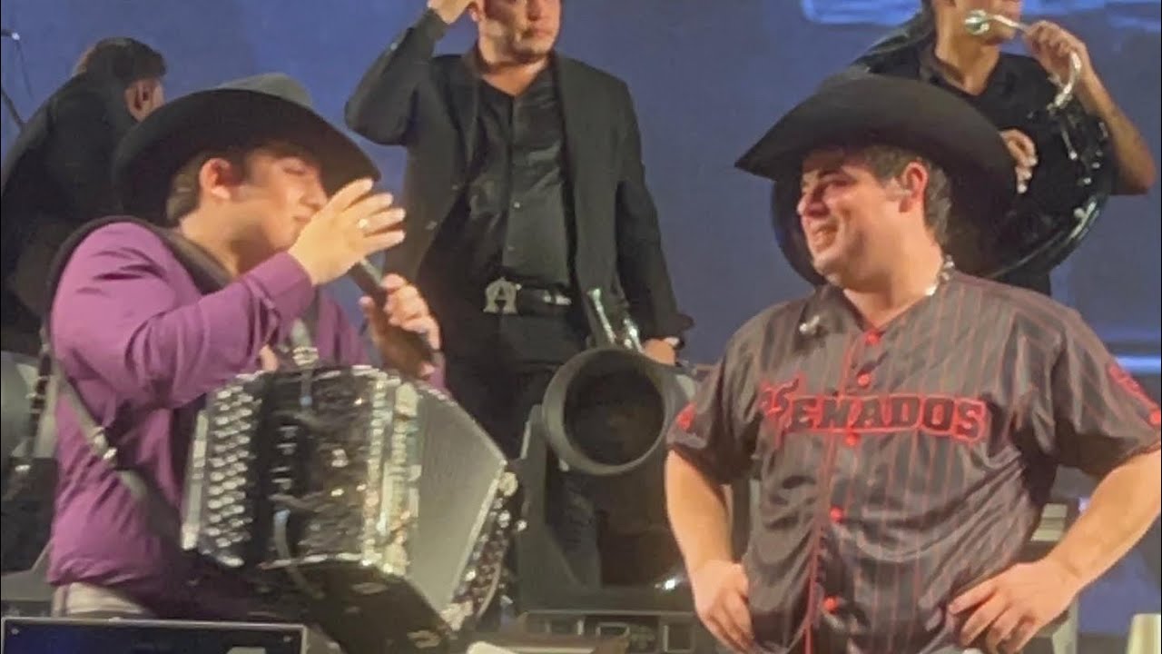 Alfredo Olivas y Charly López (Los Charleños) Cantan 