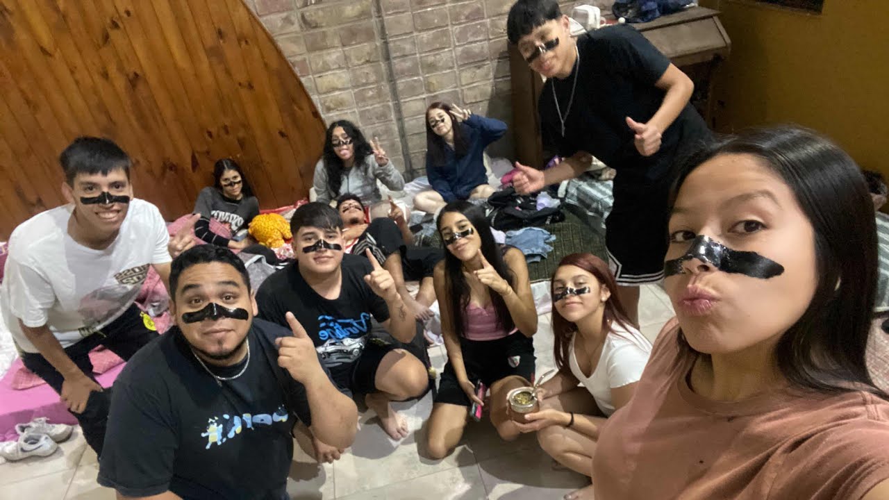 PIJAMADA EN LA IGLESIA 