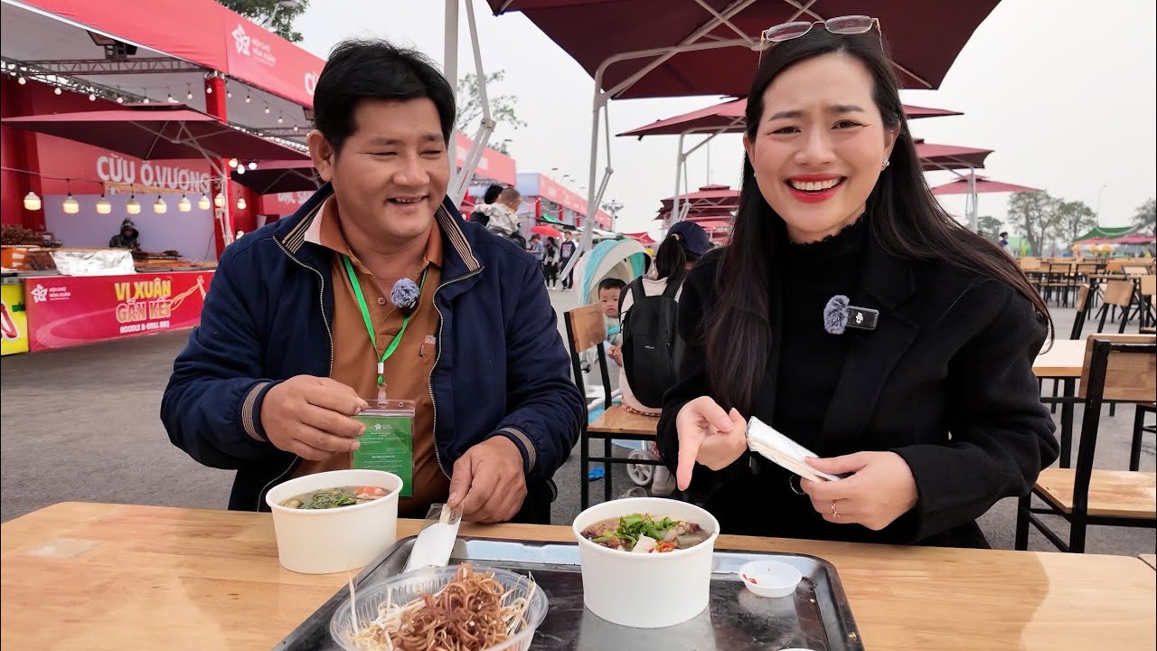 Dẫn Anh 2 Ăn sáng Bún Mọc Phố Cổ, Ăn trưa Bún Mắm miền Tây tại Hội Chợ Mùa Xuân Hà Nội | ÁNH KUA