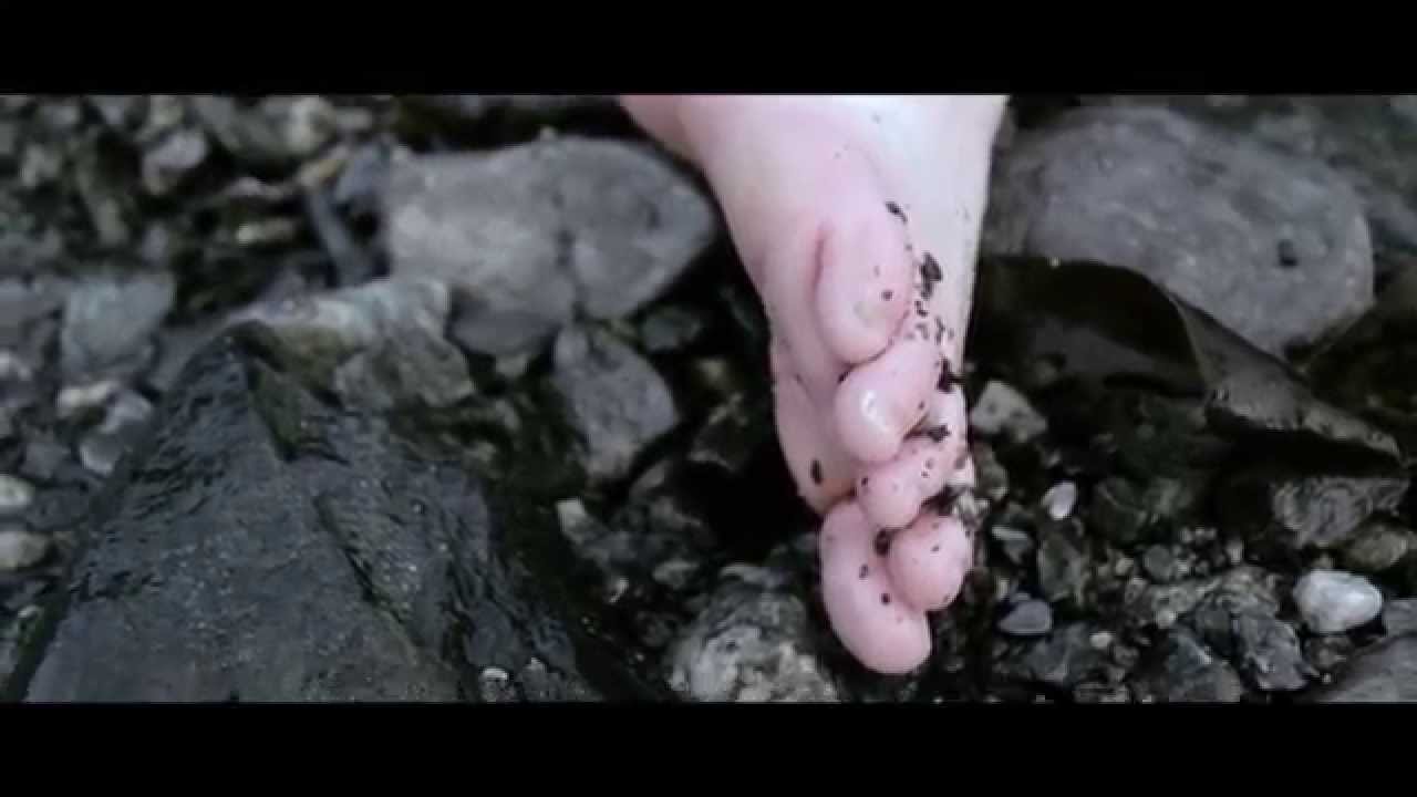 Hang On - Savn (official video)