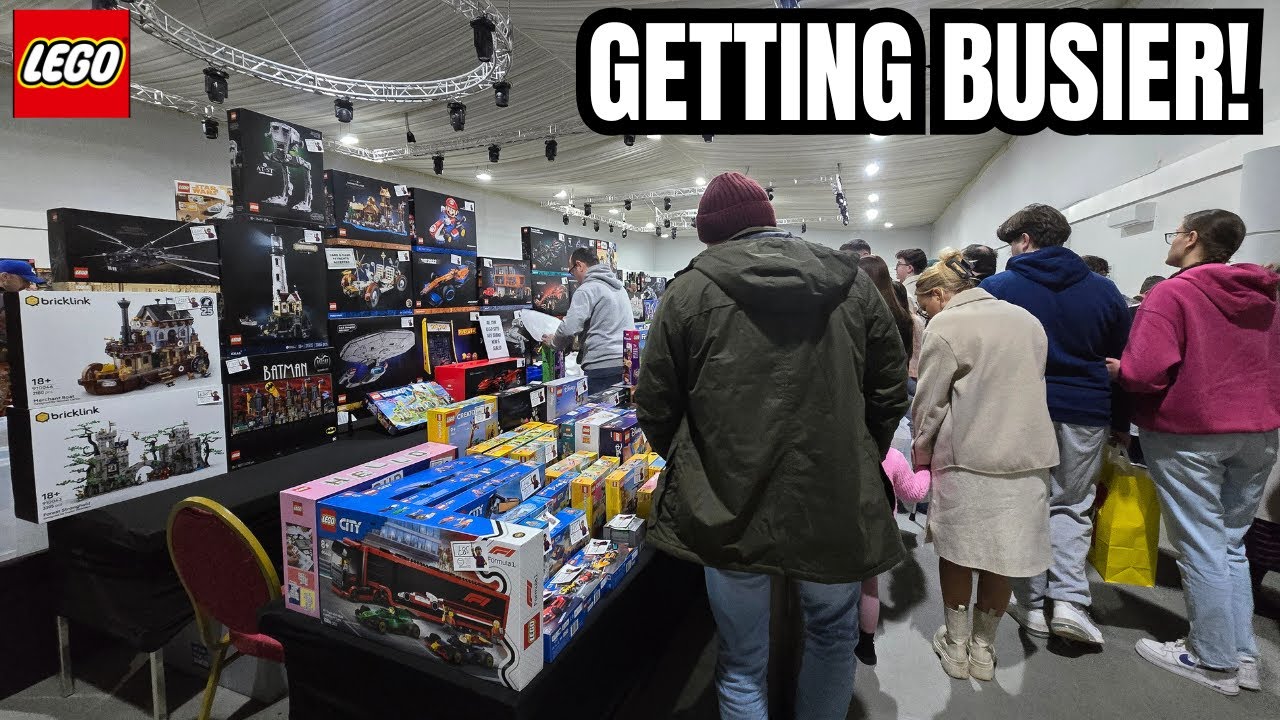 На этих мероприятиях, посвященных LEGO, становится очень многолюдно! Coventry National Brick Event