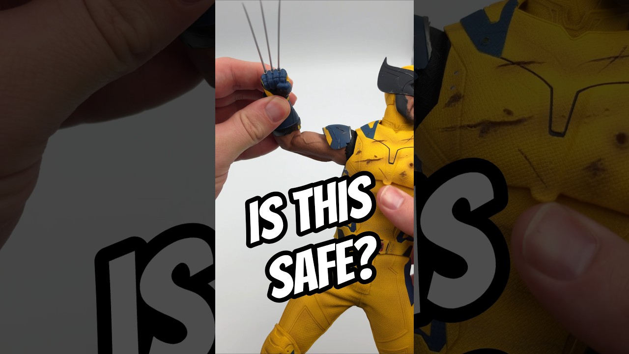 How Durable are the Arms on Hot Toys Wolverine? #hottoys #wolverine #marvel #actionfigures