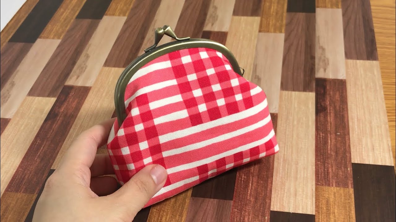 シンプルかわいいがま口の作り方  赤チェック