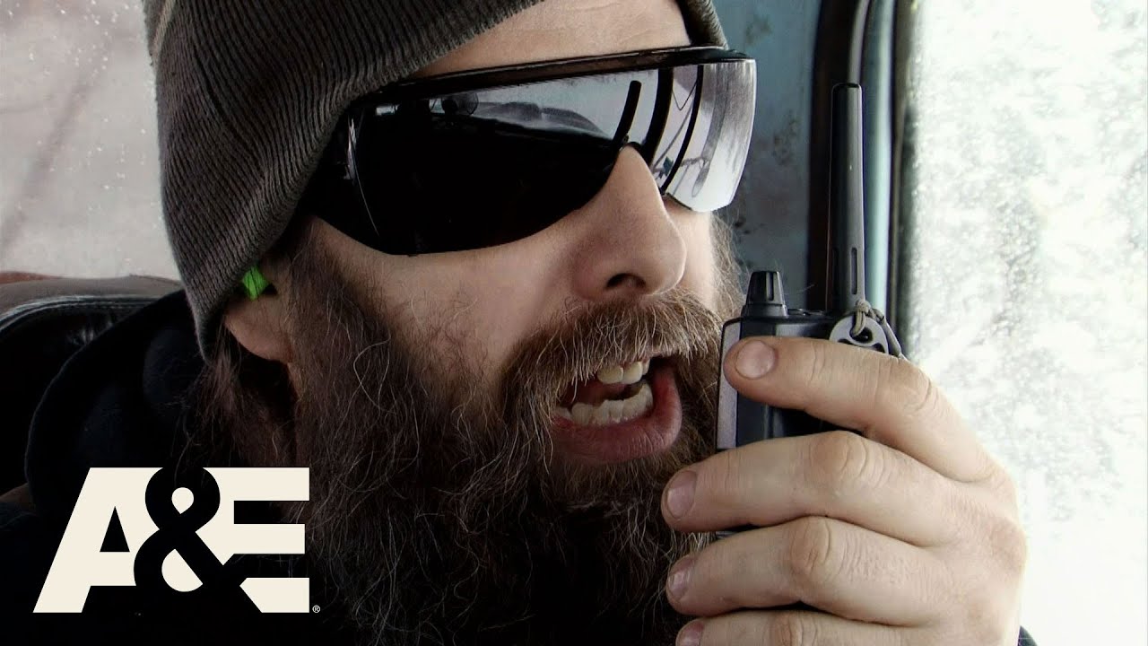 Ice Road Truckers: Art Lends Joey a Hand (S9, E8) | History