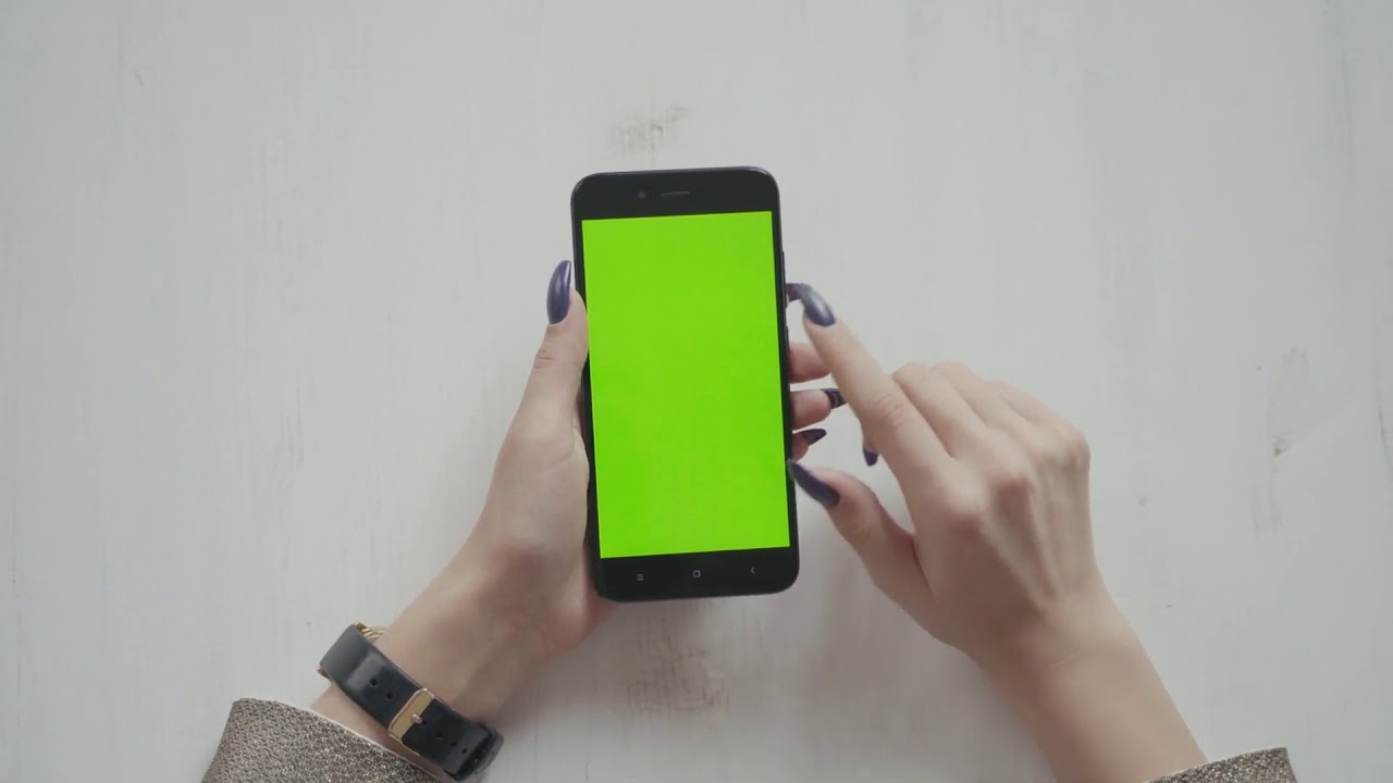 Green Screen Video | Woman Hand Holding Mobile Phone