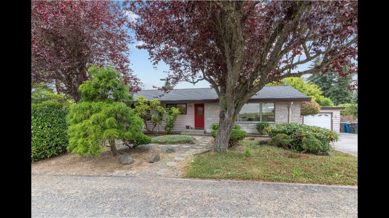 Edmonds House Rentals 4BR/2BA by Property Management in Edmonds