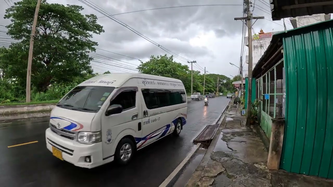 A Brief Glimpse Of Surin City. I Guess The Hairdresser's Dog Didn't Like Me.🐶