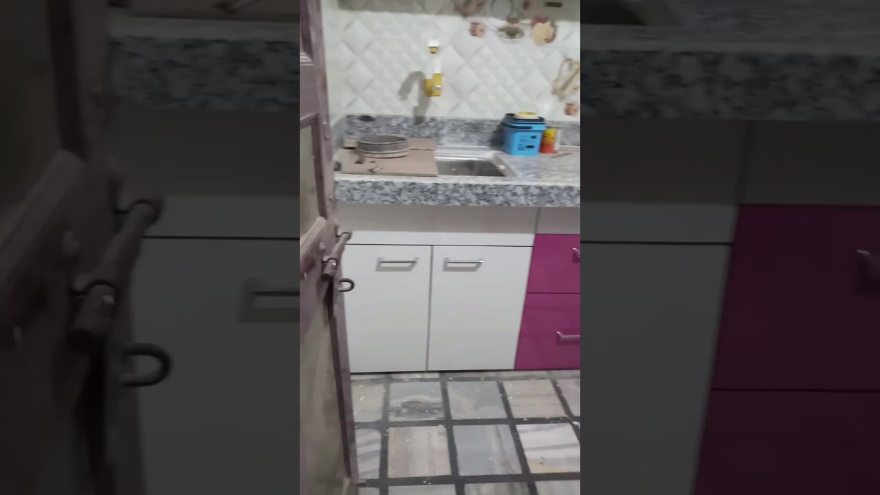#short 4&times;4 kitchen design designed by Mr. vikas Kumar