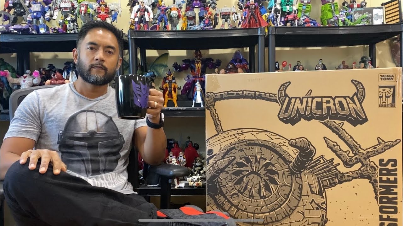HasLab Unicron Unboxing Experience Transformers War for Cybertron Hasbro 2021