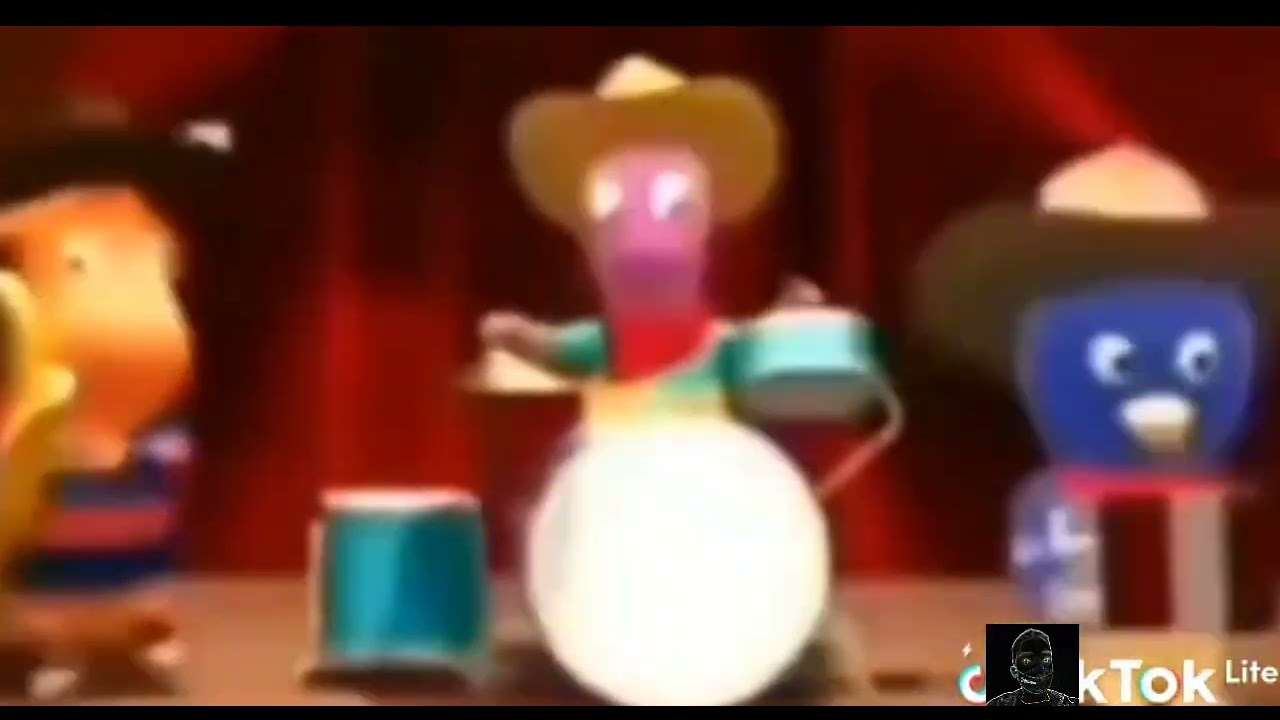 Meme subi no pé de perâ😂