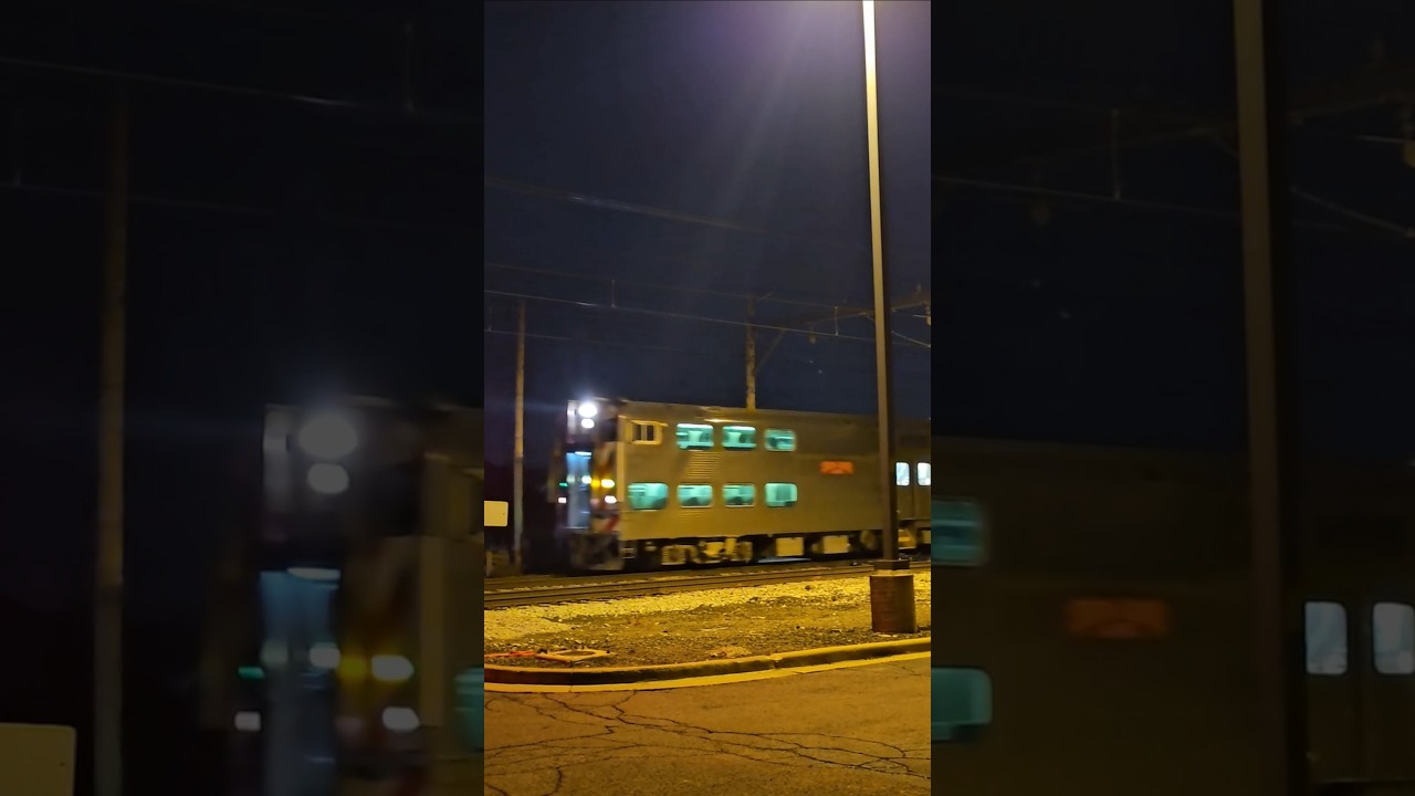 NICTD EB through Ogden Dunes IN 12-26-25 possibly leased Metra Cars