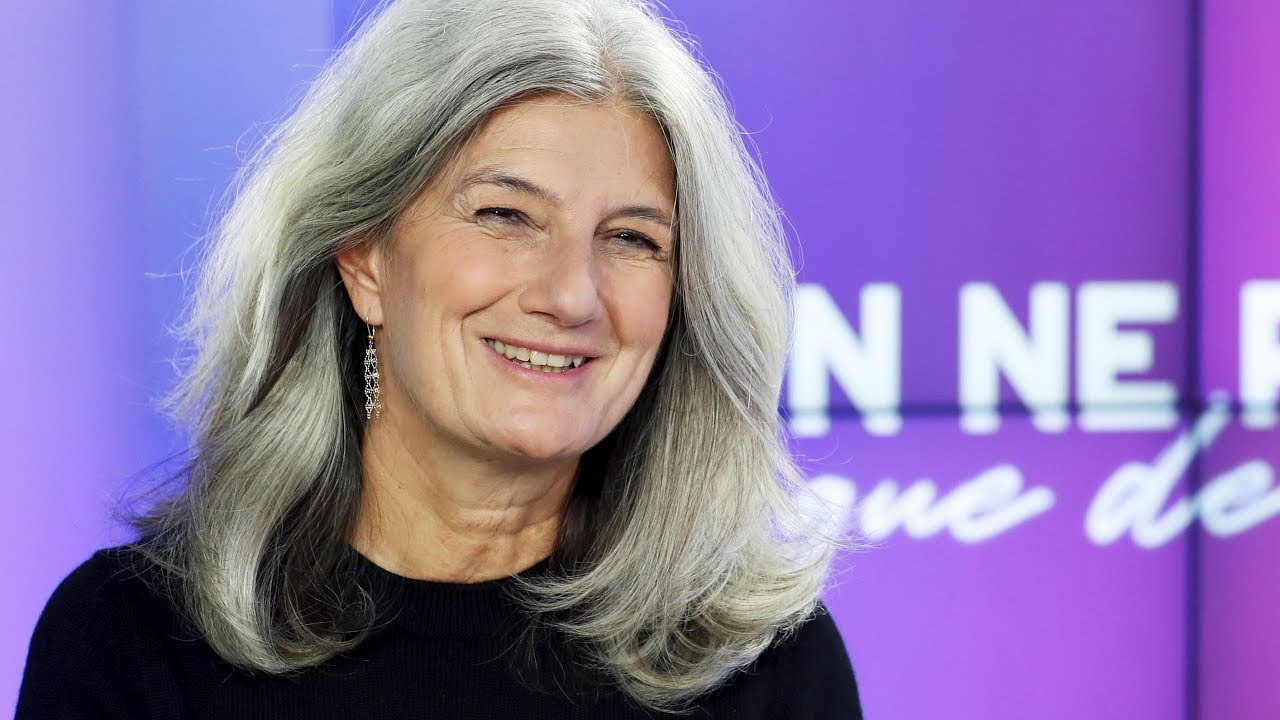 Sophie Fontanel : «Les cheveux blancs sont un signe de vie !»