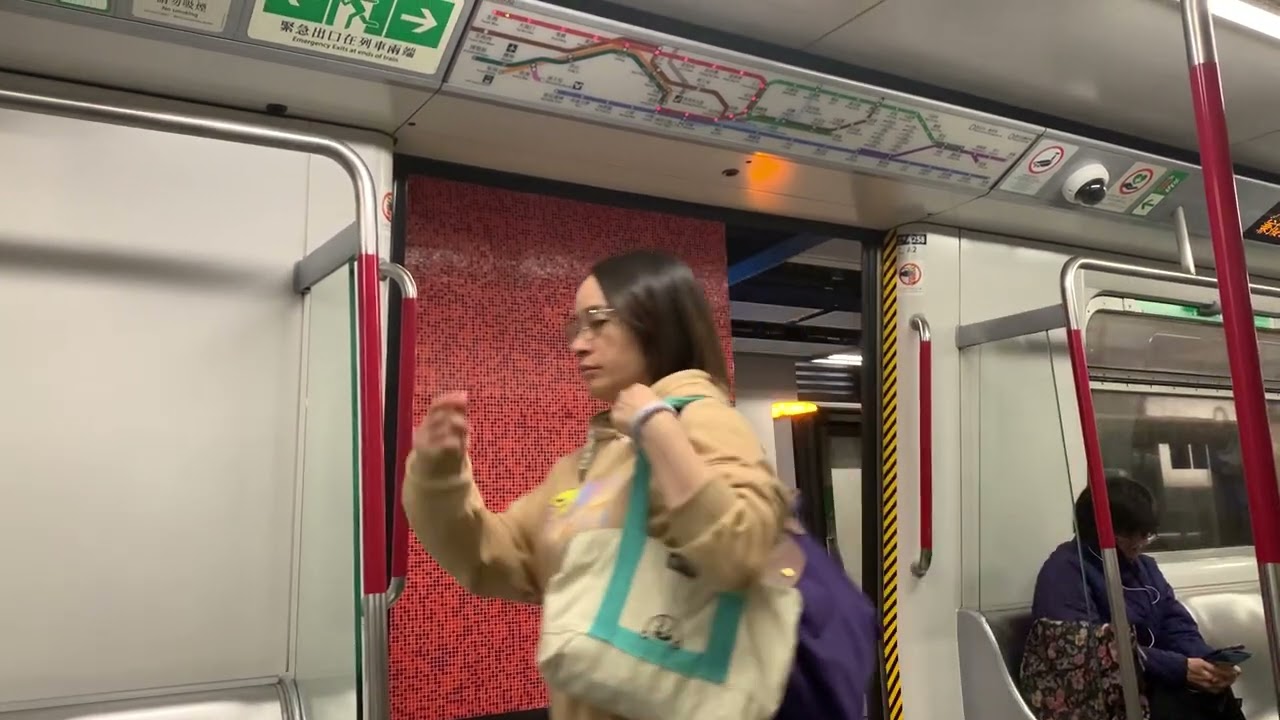 [準備去長沙灣參觀時終於搭到冇添加的紅車]MTR TWL M Train A273/A258駛入 + 駛離2號月台 & A219/A196 駛入 + 駛離荃灣 1號月台