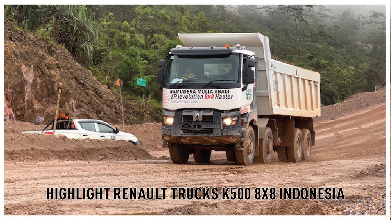 Experience the Power: Renault Trucks K500 8x8 in Action!