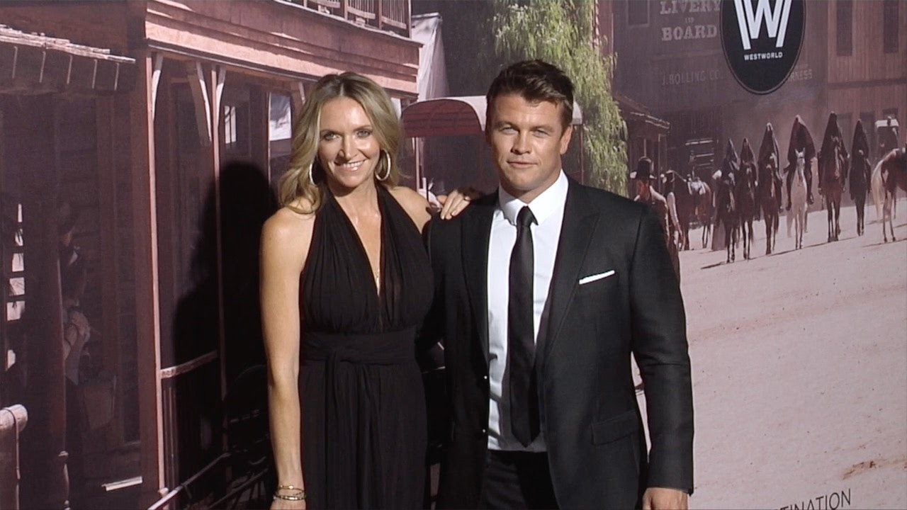 Luke Hemsworth & Samantha Hemsworth 
