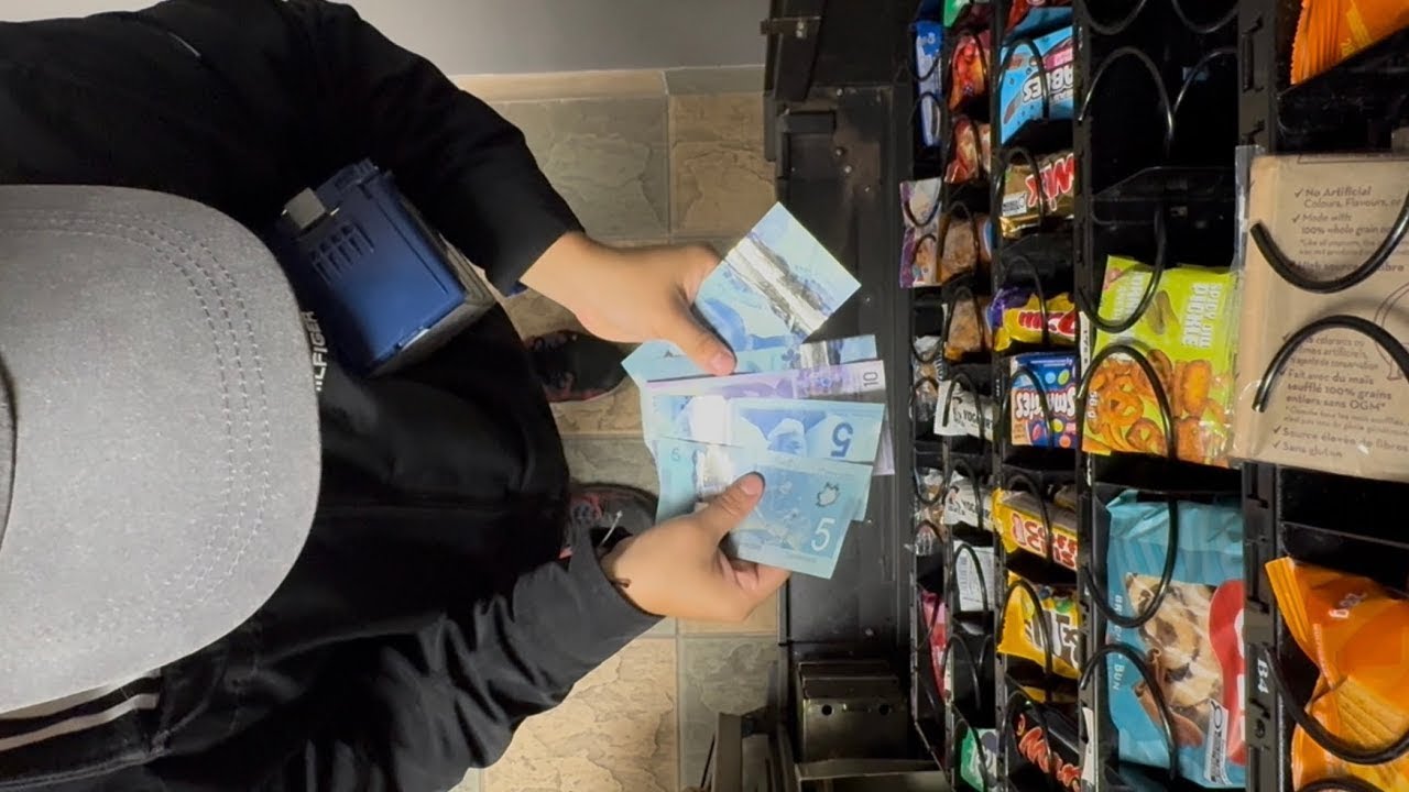 Collecting cash from my vending machine business in Canada day #7