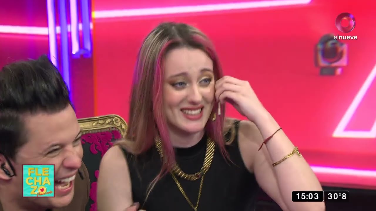 #FlechazoAmorOculto | Sin Icardi ni Tinelli. Wanda original beso... hasta ahi nomas...