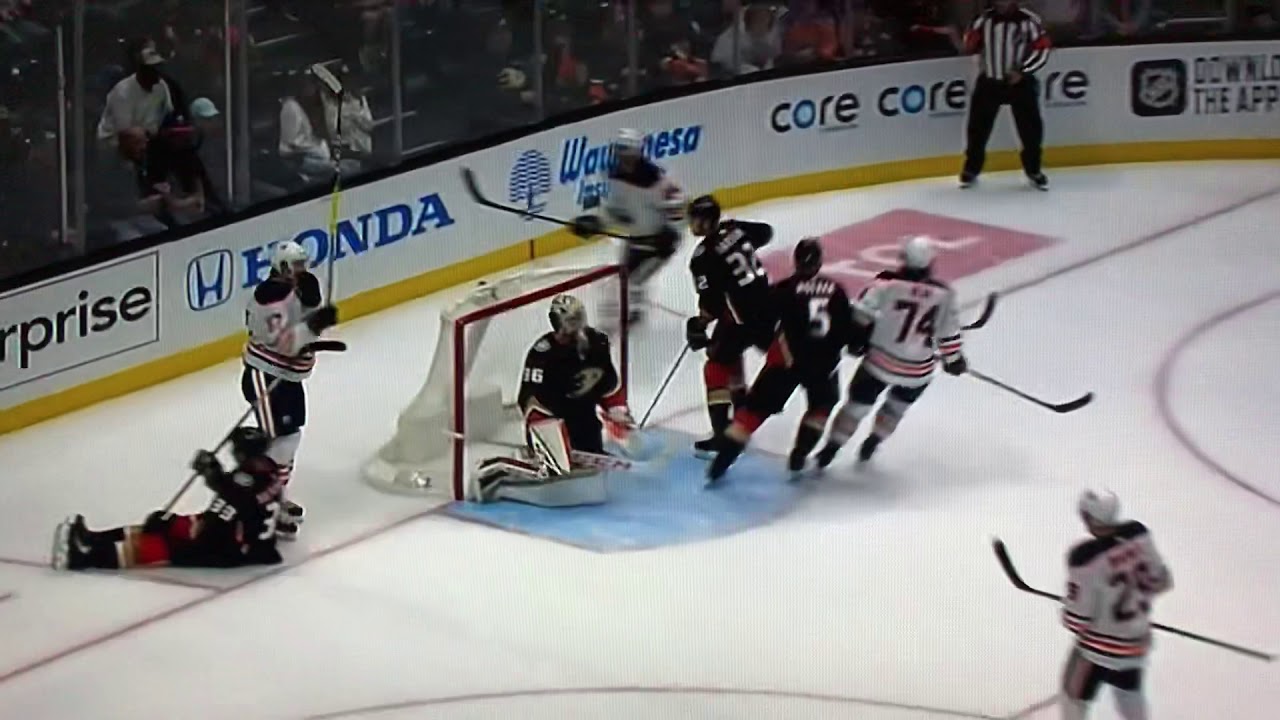 WOW!!! WHAT A GOAL!!!! Connor McDavid with his 10th of the season.