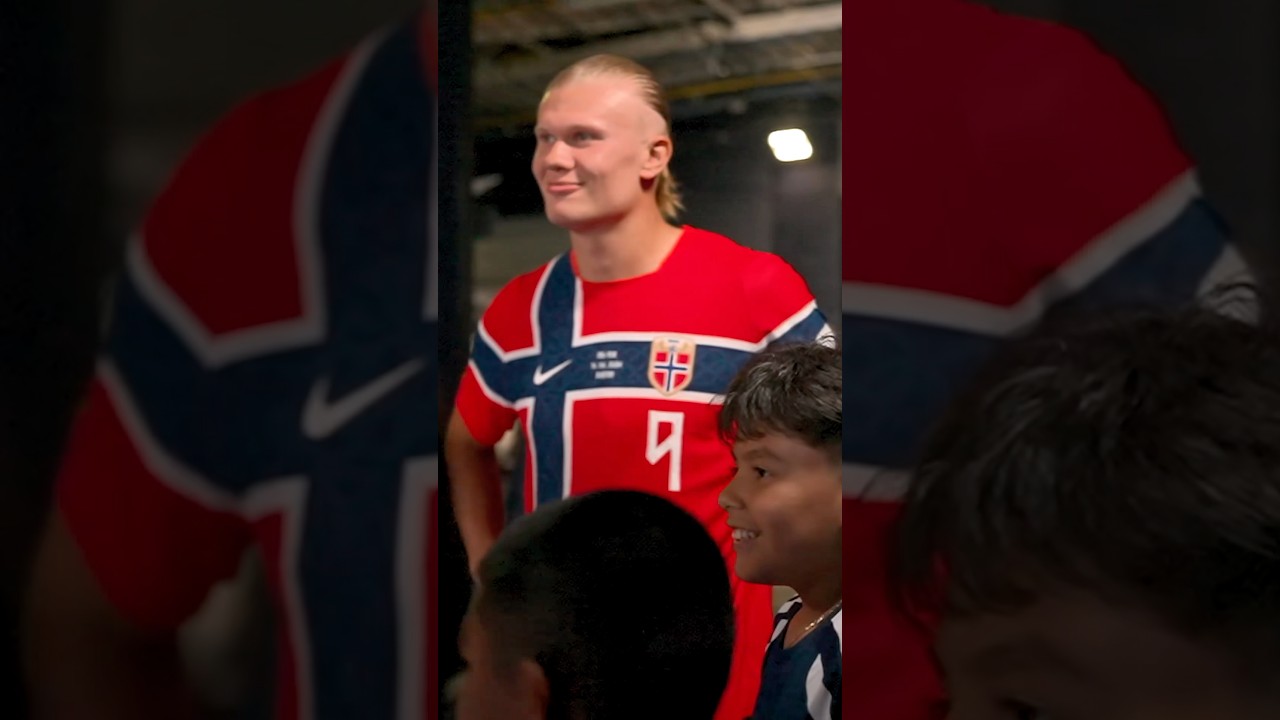 Haaland and the mascots 😍 #FIFAWorldCup #FIFAWorldCupOnYT #shorts
