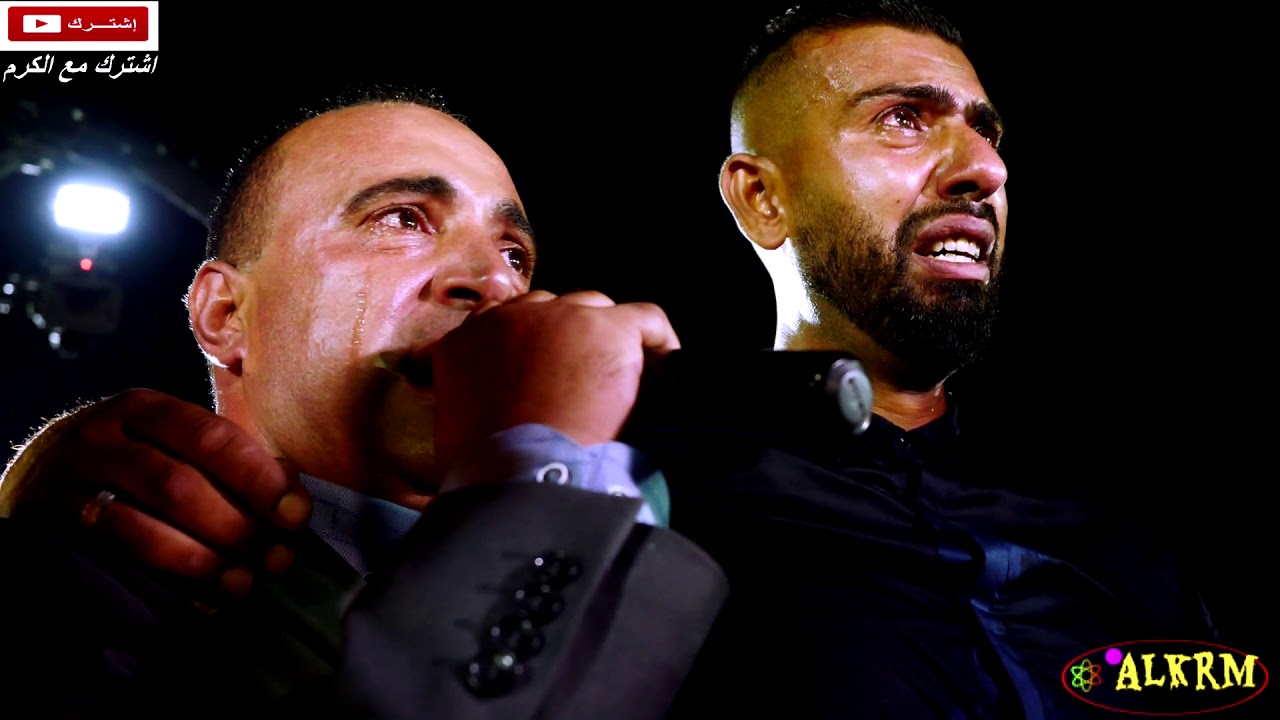 تأثر وبكاء الفنان الشاعر رجا ابو عابد في احدى حفلاته على فراق احدى الاقارب