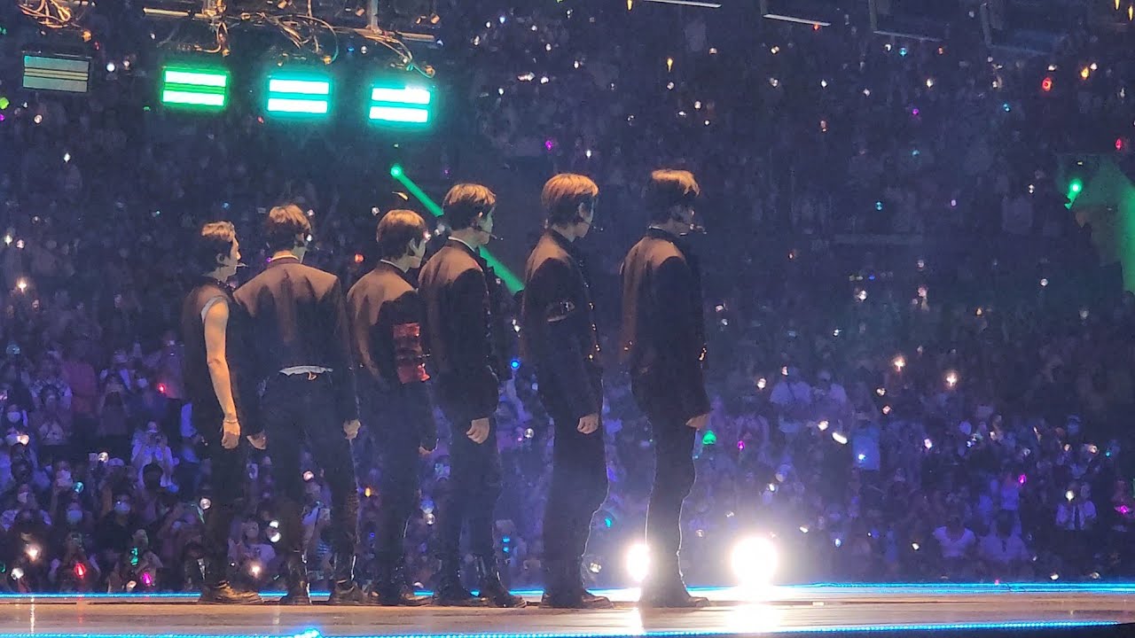220820 ENHYPEN - Intro + Future Perfect (Pass the MIC) | KCON LA 2022 Day 1 [4K Fancam]