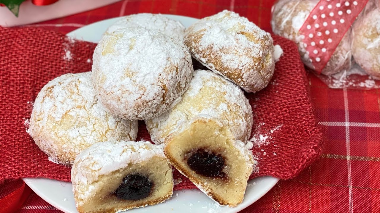 Dolcetti di Pasta di Mandorle e Amarene / Amarenelli
